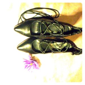 🖤Strappy black pumps